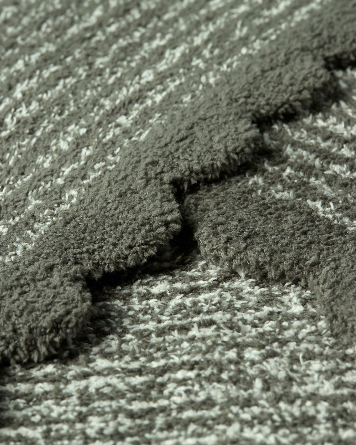 Barefoot Dreams Scallop Stripe Throw | Olive Branch/Cream