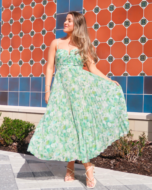 ASTR Bayley Pleated Floral Maxi Dress | Green Floral
