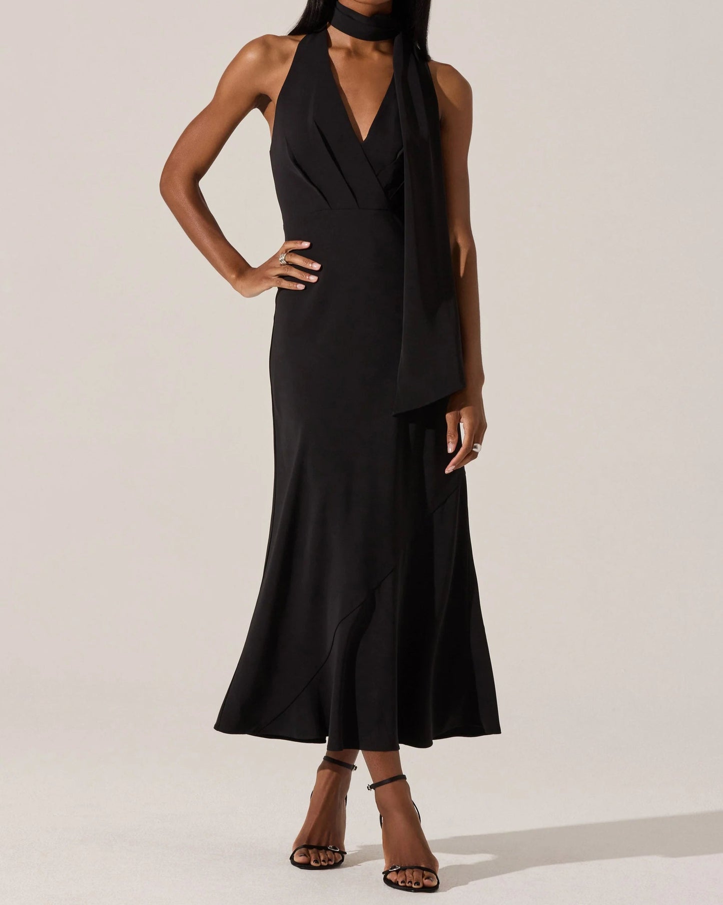 ASTR Hilaire Halter Midi Dress | Black