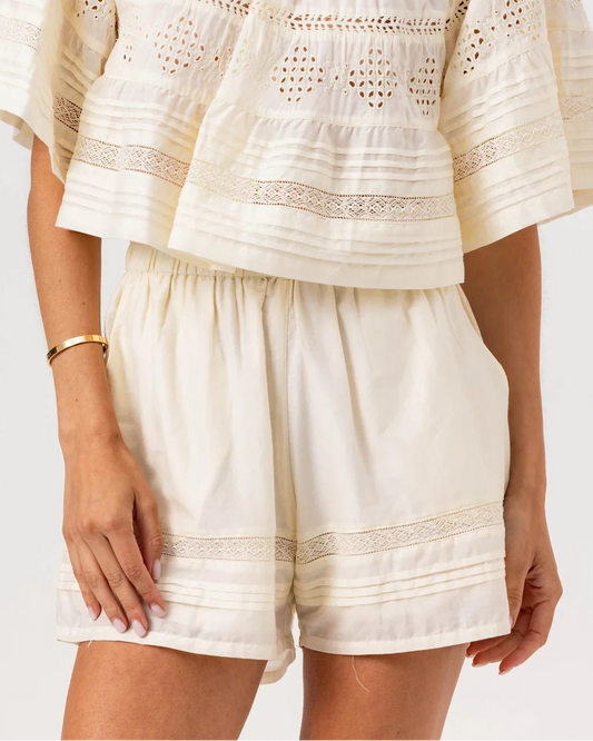 Sundays Fuller Short | Whisper White