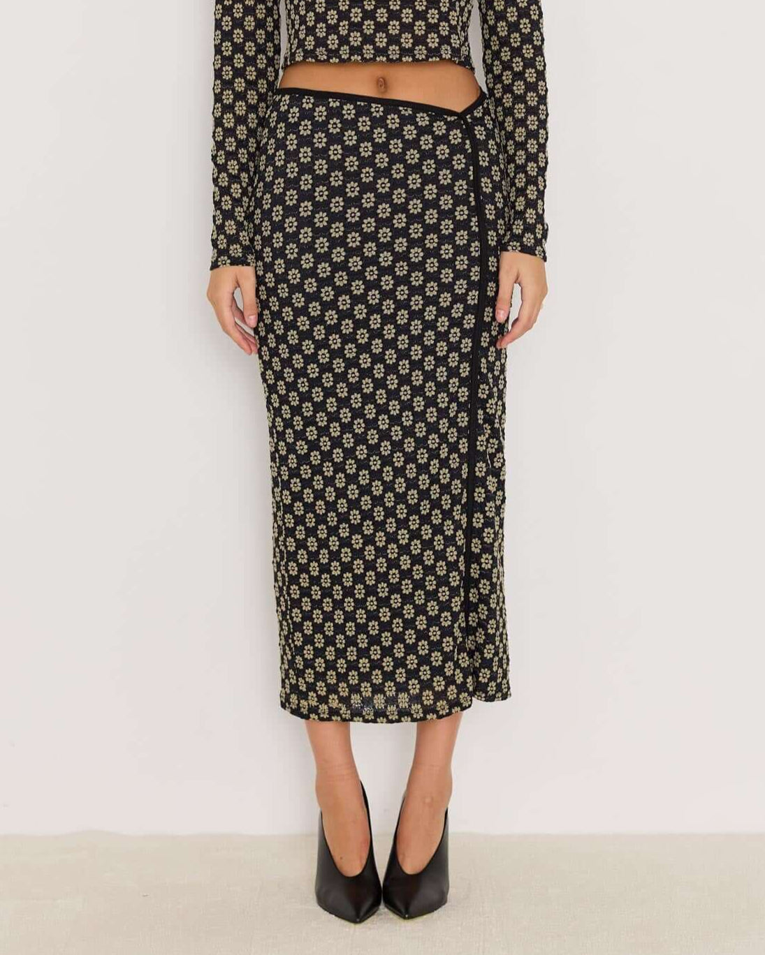 Mink Pink Luca Stretch Lace Skirt | Black/Cream
